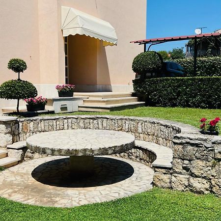 Apartments Monfiorenzo 罗维尼 外观 照片
